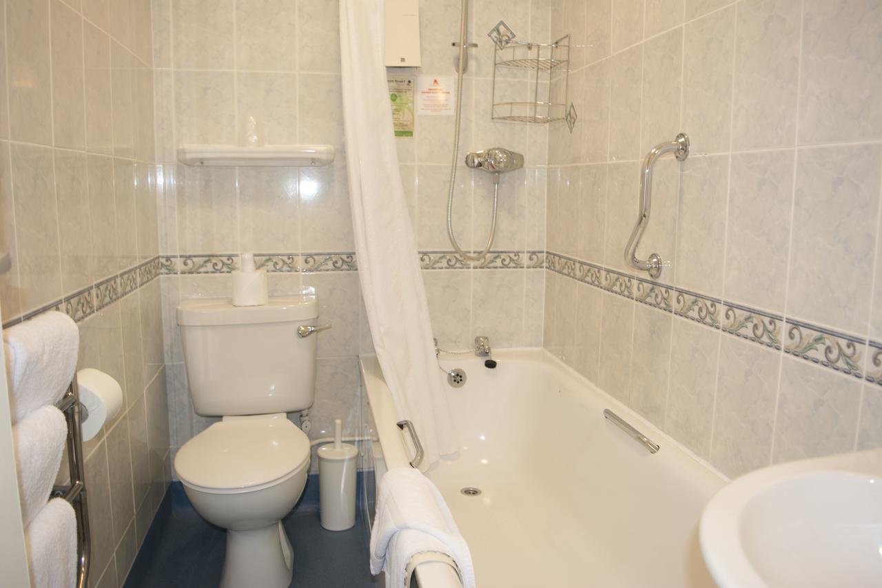 Hotel Tlh Carlton - Tlh Leisure, Entertainment And Torquay